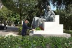 Prezident İlham Əliyev Romada Nizami Gəncəvinin abidəsini ziyarət edib 