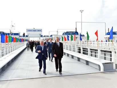 İlham Əliyev Yeni Bakı Beynəlxalq Dəniz Ticarət Limanı Kompleksində bərə terminalının açılışında iştirak edib