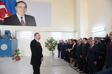 Ильхам Алиев: "Мы реализуем все необходимые проекты с ценой на нефть в 25 долларов"