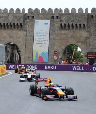 Formula 1-də test yürüşləri [Foto]