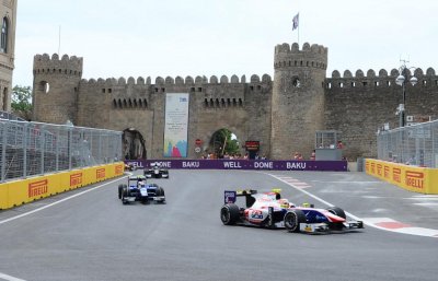 Formula 1-də test yürüşləri [Foto]