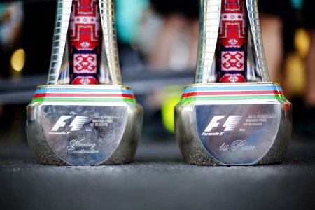 "Formula 1" Avropa Qran Prisinin kuboku ictimaiyyətə təqdim olundu