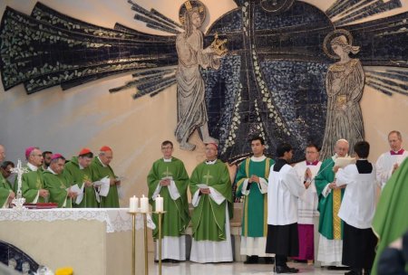 Папа Римский отслужил мессу в Баку
