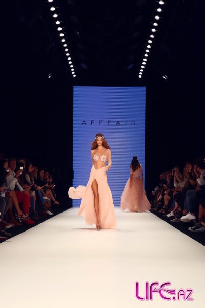 На MercedesBenz Fashion Week в Стамбуле представили коллекцию бренда азербайджанского дизайнера