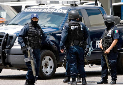 Meksikada bir şəhərin bütün polisləri tərksilah edilərək saxlanılıblar