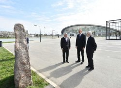 Prezident dünyada sənaye üsulu ilə qazılmış ilk quyunun bərpadan sonrakı vəziyyəti ilə tanış olub