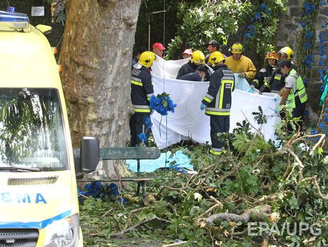 Portuqaliyada ağacın aşması nəticəsində 12 nəfər ölüb, 52 nəfər xəsarət alıb