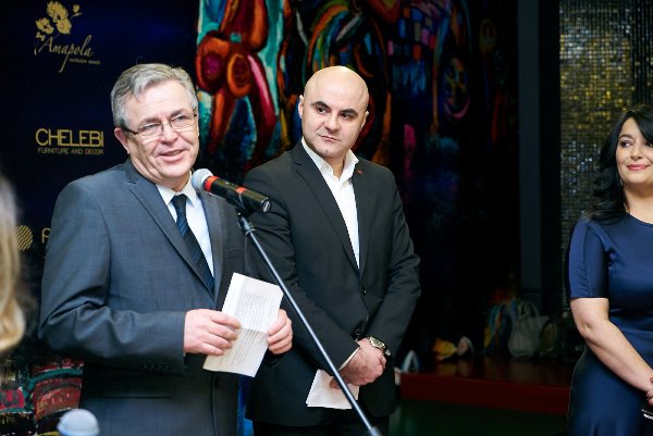 В Баку состоялась выставка "Pullman Art Nights"