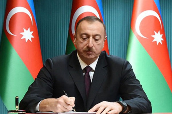 Президент Ильхам Алиев поблагодарил Артура Раси-заде за деятельность на посту премьер-министра