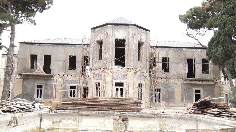 Наконец ремонтируется дом Гаджи Зейналабдина Тагиева в Мярдаканах