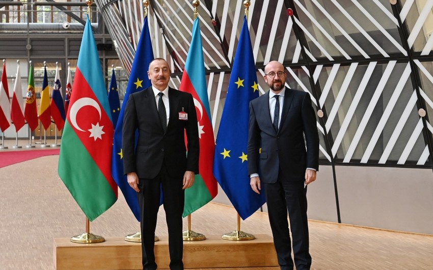 Ильхам Алиев обсудил с Шарлем Мишелем делимитацию азербайджано-армянской гр ...