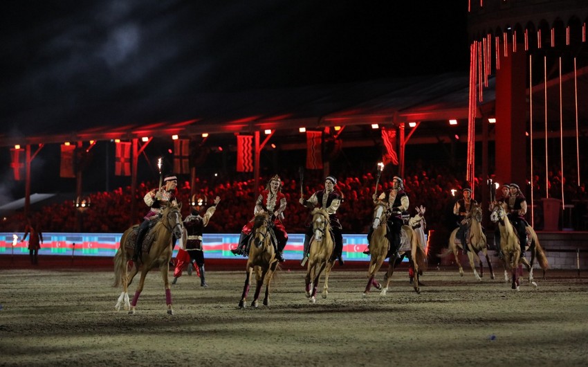 Феерическое шоу карабахских скакунов поразило зрителей Королевского конного шоу в Виндзоре