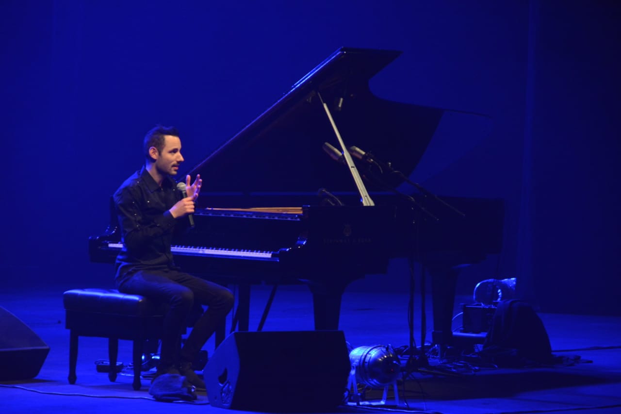 В Баку вновь состоялся концерт всемирно известного пианиста-виртуоза Петера Бенце