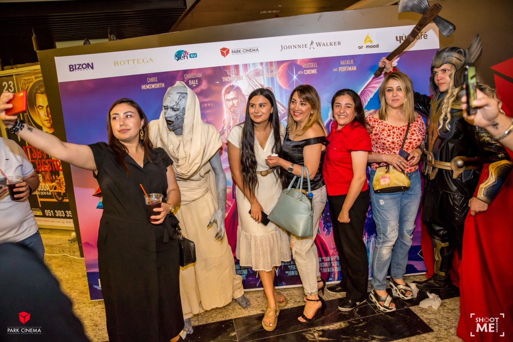 В Баку состоялся специальный показ фильма «Тор: Любовь и Гром» В Баку состоялся специальный показ фильма «Тор: Любовь и Гром»