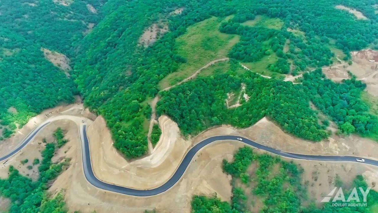 Завершается строительство новой автодороги в обход города Лачин