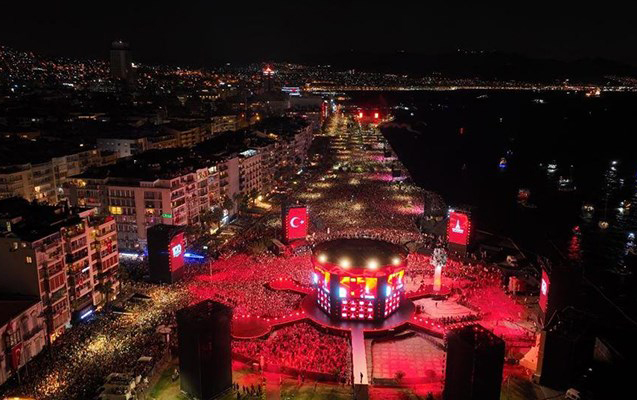 Концерт турецкого мегастара Таркана посетили более миллиона зрителей