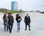 Leyla Əliyeva və Arzu Əliyeva Heydər Əliyev Mərkəzində "SƏMƏNİ" Beynəlxalq İncəsənət Müsabiqəsinin açılış mərasimində iştirak ediblər 