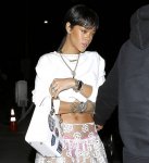 Rihanna bu dəfə sadəcə tül geyindi (FOTO)