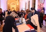 Mehriban Əliyeva və Leyla Əliyeva Parisdə dünya şöhrətli fotoqrafın Azərbaycana həsr olunan fotosərgisinin təqdimatında iştirak ediblər