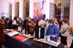 Mehriban Əliyeva və Leyla Əliyeva Parisdə dünya şöhrətli fotoqrafın Azərbaycana həsr olunan fotosərgisinin təqdimatında iştirak ediblər