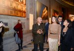 Mehriban Əliyeva və Leyla Əliyeva Parisdə dünya şöhrətli fotoqrafın Azərbaycana həsr olunan fotosərgisinin təqdimatında iştirak ediblər
