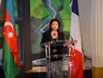 Mehriban Əliyeva və Leyla Əliyeva Parisdə dünya şöhrətli fotoqrafın Azərbaycana həsr olunan fotosərgisinin təqdimatında iştirak ediblər