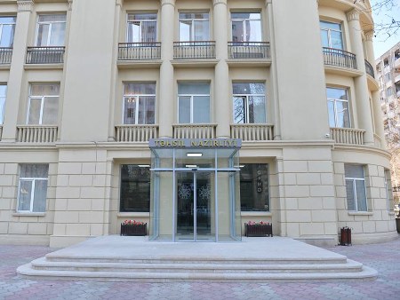 Təhsil Nazirliyi "Dərslər 1 sentyabr-25 may arasında keçirilsin" adı altında petisiyaya münasibət bildirib