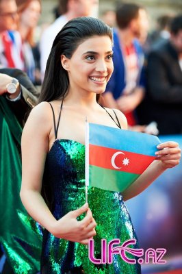 “Eurovision – 2016”nın açılış mərasimi: Səmra donu ilə göz qamaşdırdı