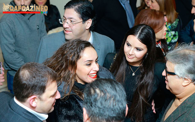 Aysel Teymurzadə və əri təqdimatda