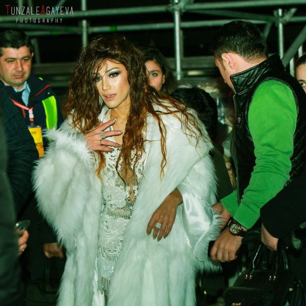 "Ən Yeni il" konsertində Röya, Miri Yusif, Hadisə, Demet Akalın, Murat Dalkılıç belə çoşdurdular