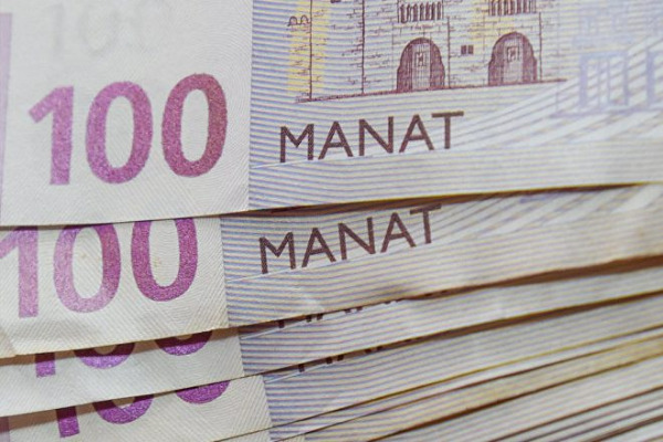 Manat dollara qarşı bu il 4% bahalaşıb