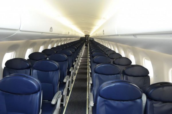 Prezident “Buta Airways”in Bakıya gətirilən ilk “Embraer 190” təyyarəsi ilə tanış olub