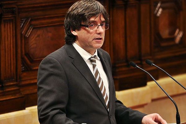 Kataloniya rəhbəri parlamenti müstəqillik elan etməyi dayandırmağa çağırıb
