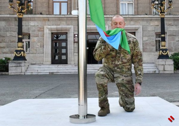 Ильхам Алиев поднял Государственный флаг Азербайджанской Республики в Ханкенди Ильхам Алиев поднял Государственный флаг Азербайджанской Республики в Ханкенди