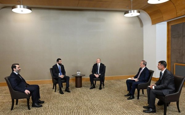 Prezident İlham Əliyevin Antalyada Suriyanın keçid dövrü Prezidenti ilə görüşü olub